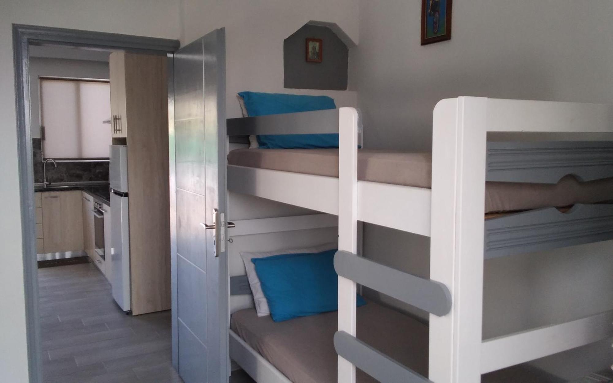 Daire Endless Blue Lakhania